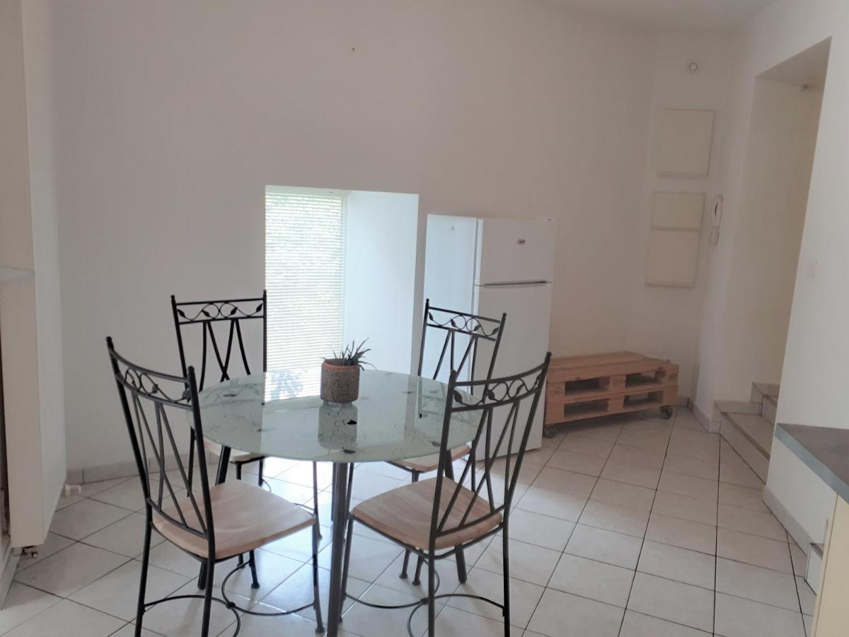 Appartement rez de chaussée avec terrasse et jardin Tence Esterno foto