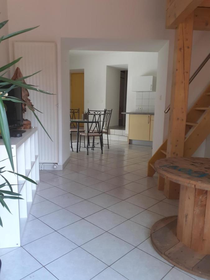Appartement rez de chaussée avec terrasse et jardin Tence Esterno foto
