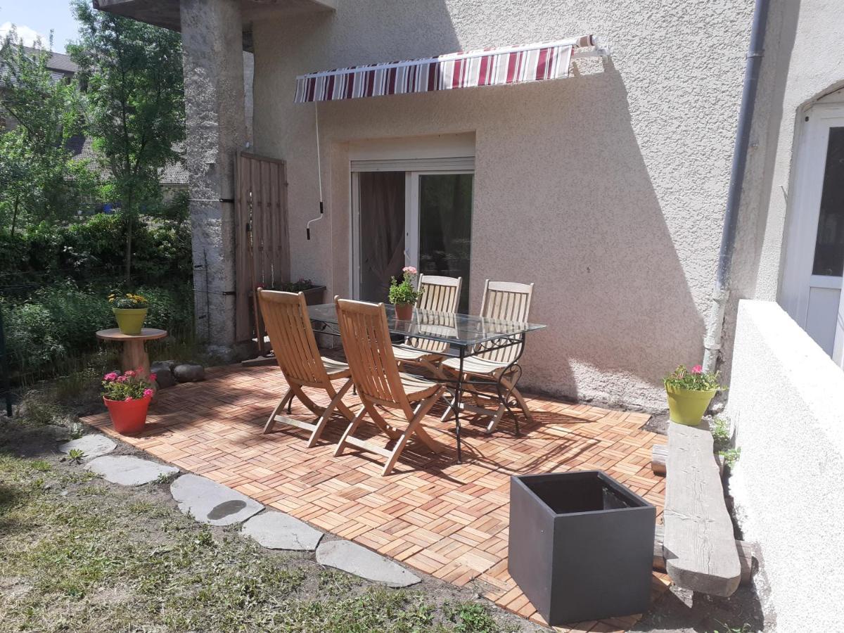 Appartement rez de chaussée avec terrasse et jardin Tence Esterno foto