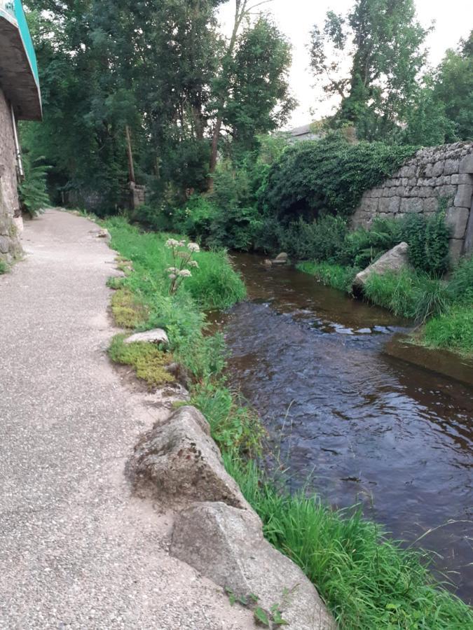 Appartement rez de chaussée avec terrasse et jardin Tence Esterno foto