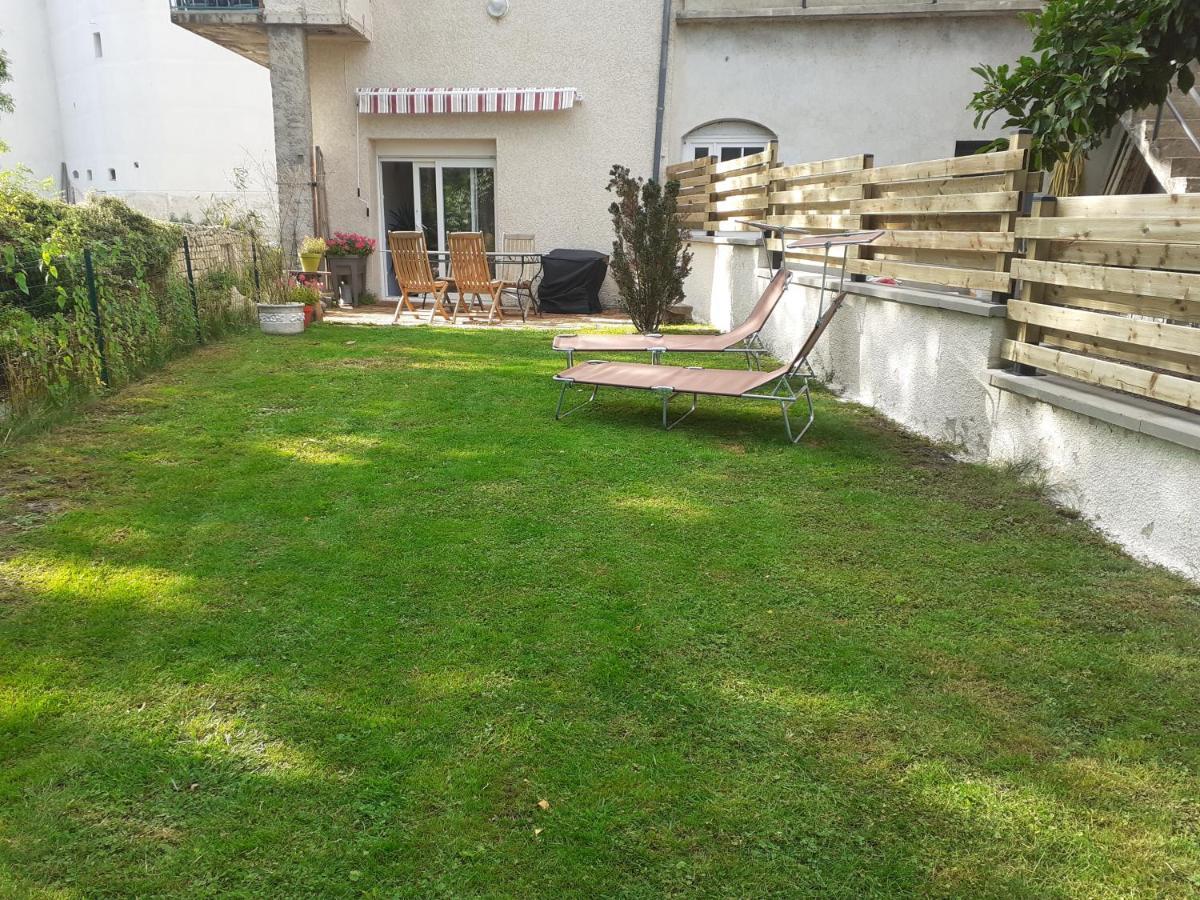 Appartement rez de chaussée avec terrasse et jardin Tence Esterno foto